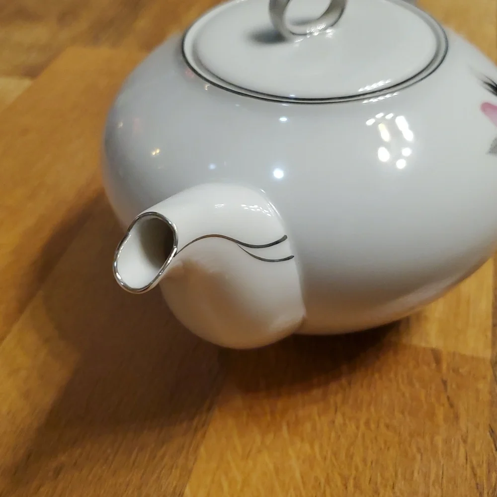 Gold China White Teapot With Pink Flowers And Silver Edges‎ Nagoya Shokai T-1116